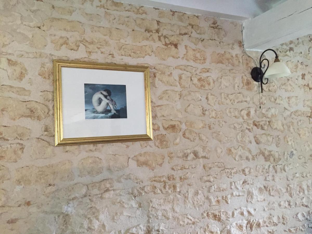 Le Gite Au Coin Des Abeilles La Caillère Exterior foto